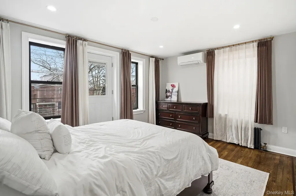1163 Rhinelander Avenue Bronx NY 10461