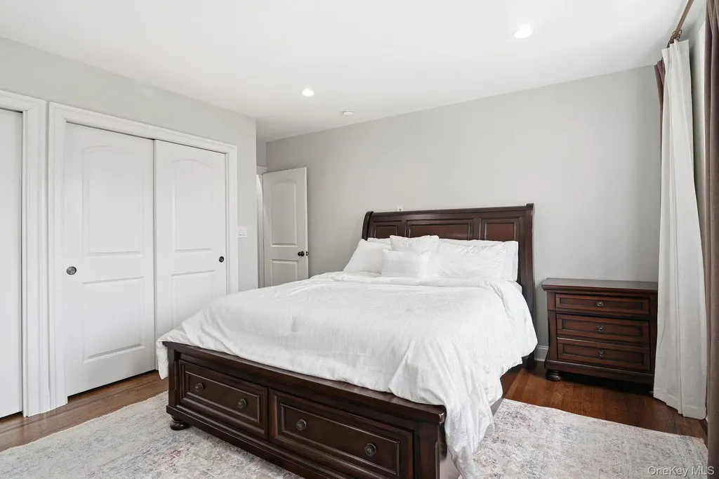1163 Rhinelander Avenue Bronx NY 10461