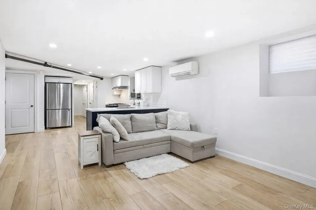 1163 Rhinelander Avenue Bronx NY 10461