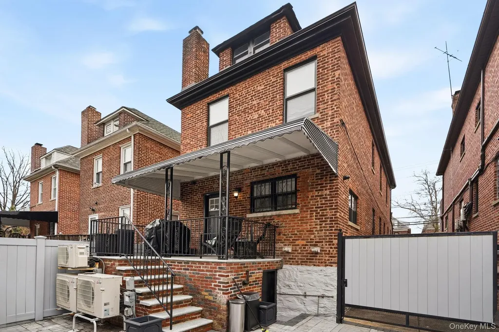 1163 Rhinelander Avenue Bronx NY 10461