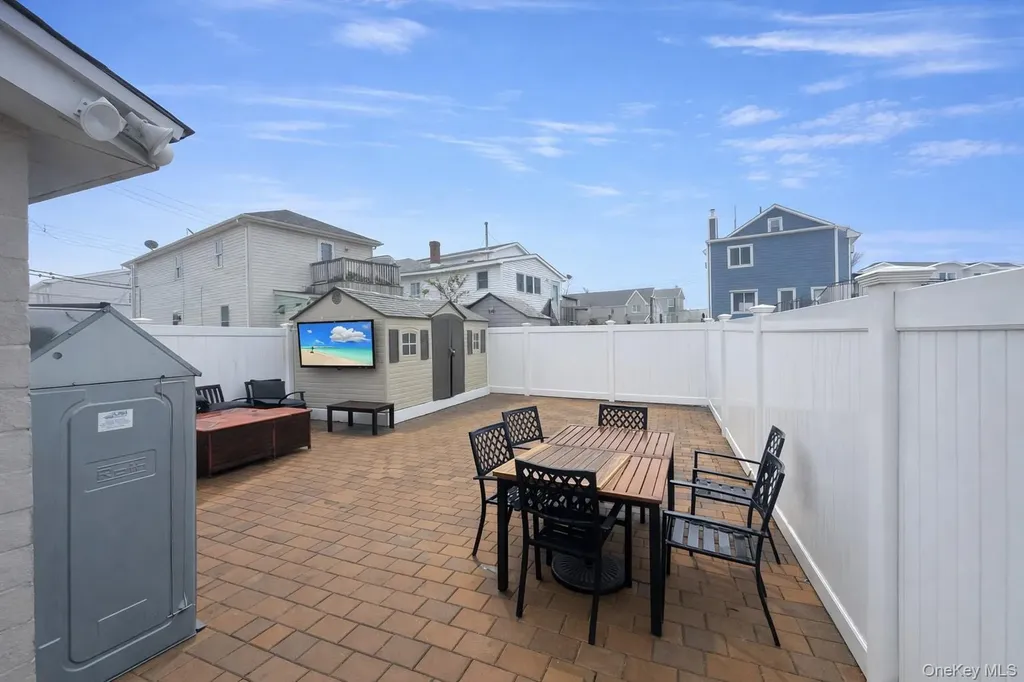 611 West Road Broad Channel NY 11693