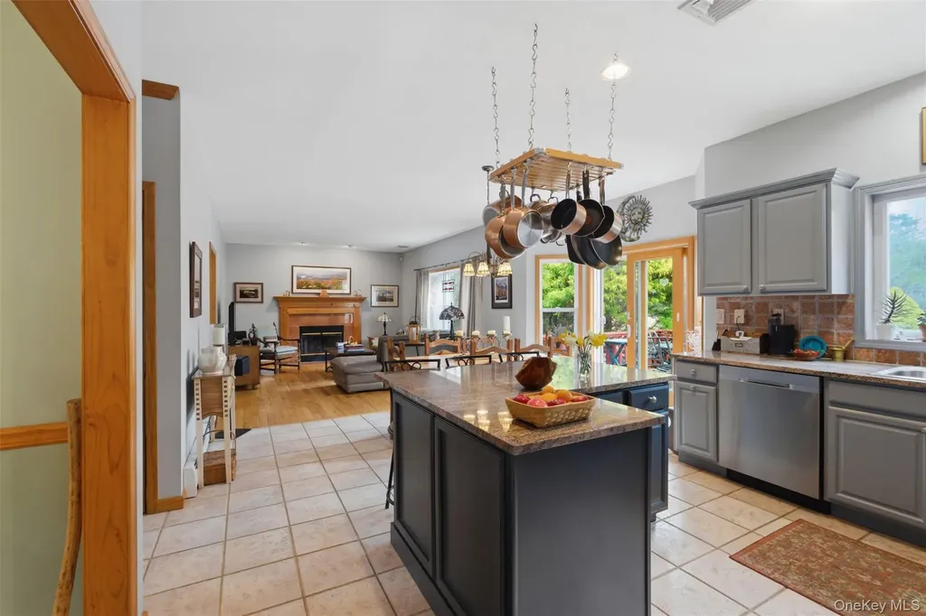17 Woodridge Drive Chester NY 10918