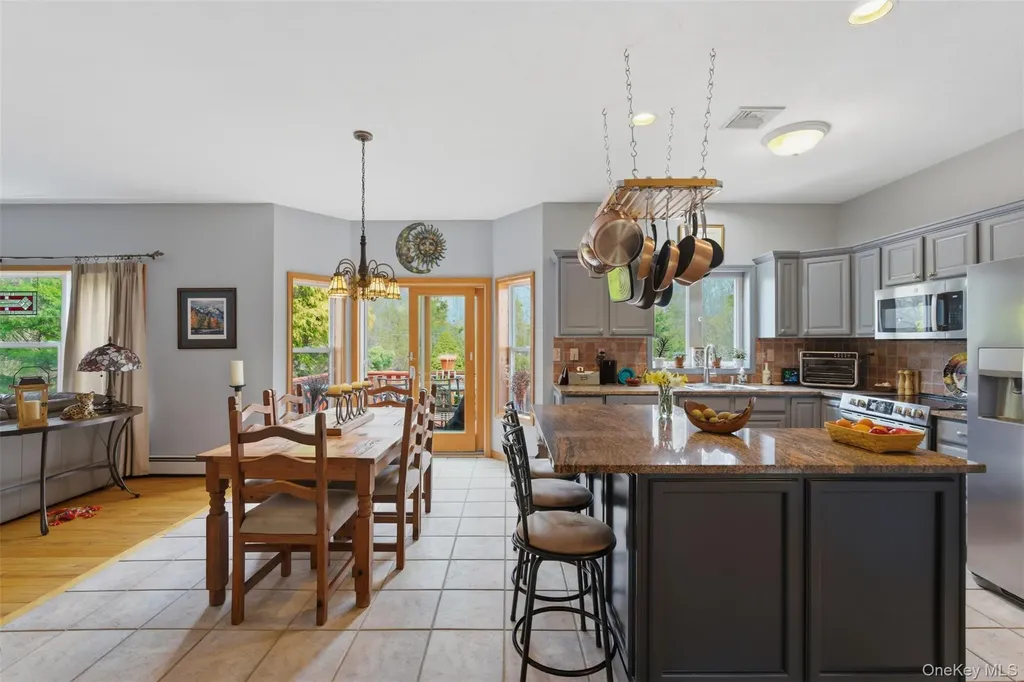 17 Woodridge Drive Chester NY 10918