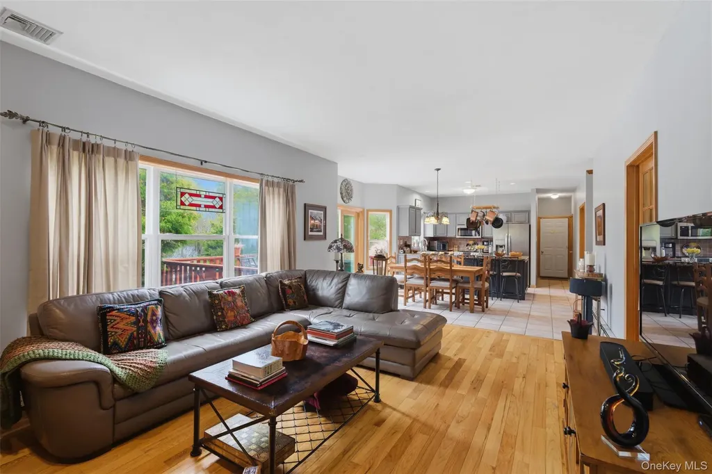 17 Woodridge Drive Chester NY 10918