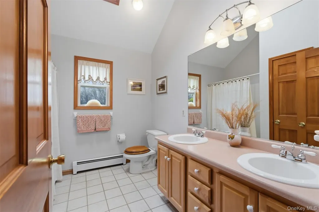 17 Woodridge Drive Chester NY 10918