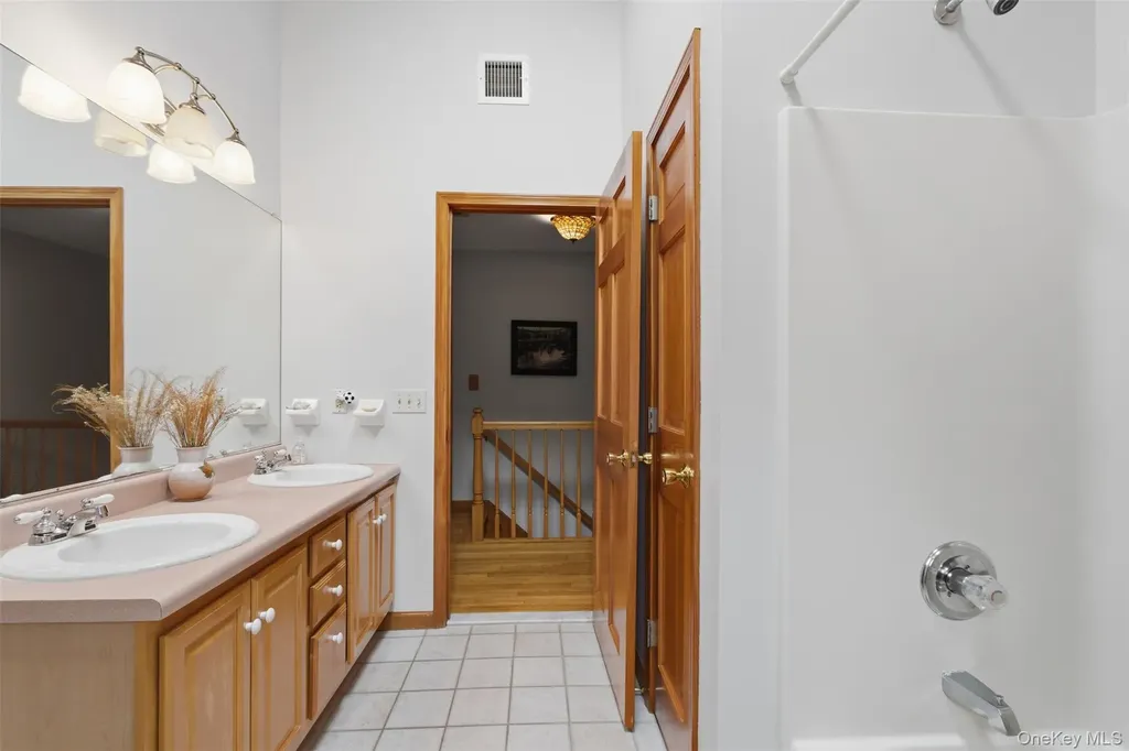 17 Woodridge Drive Chester NY 10918