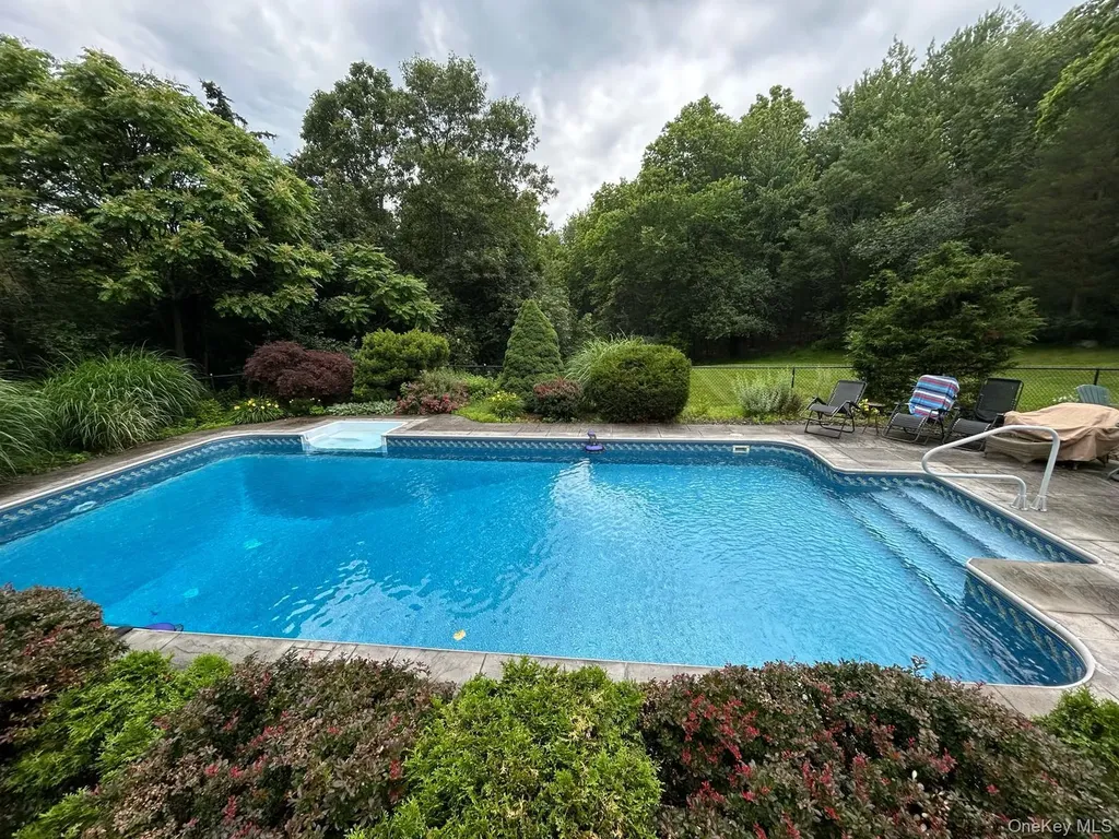 17 Woodridge Drive Chester NY 10918