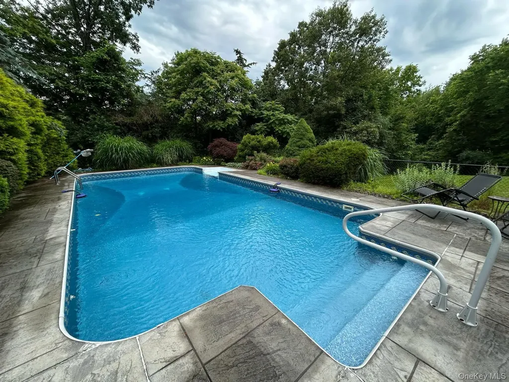 17 Woodridge Drive Chester NY 10918