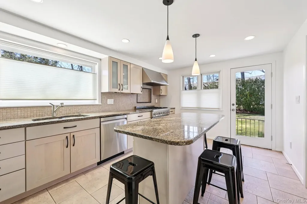 12 Old Oak Road Rye Brook NY 10573