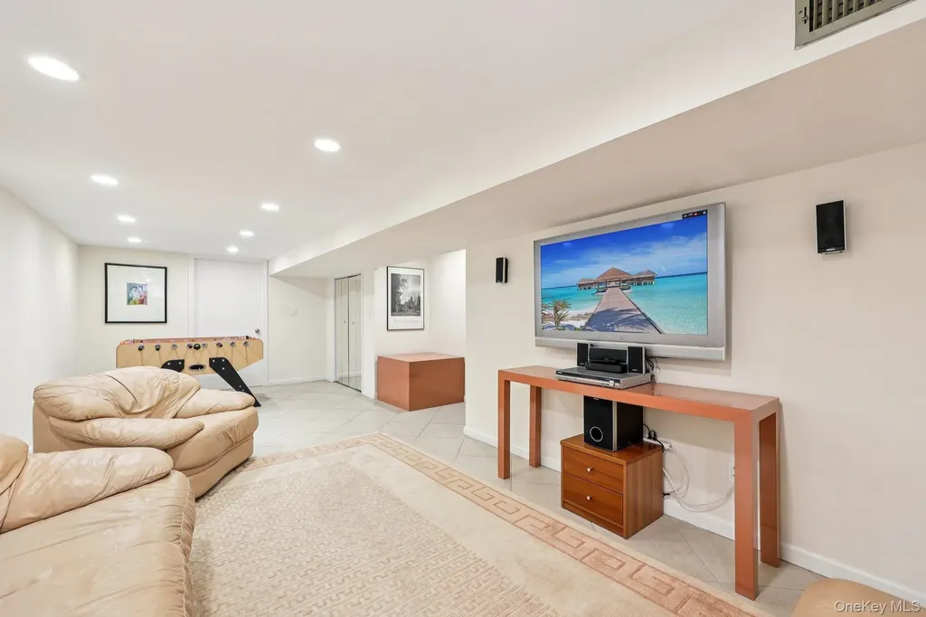 12 Old Oak Road Rye Brook NY 10573