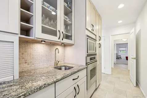 12 Old Oak Road Rye Brook NY 10573