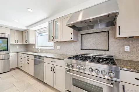 12 Old Oak Road Rye Brook NY 10573