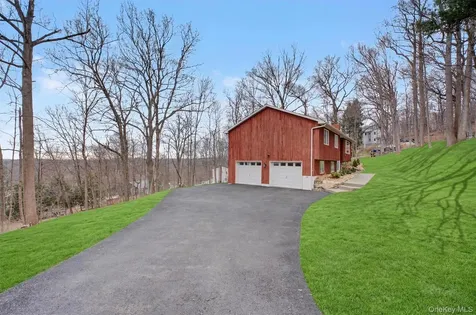 27 Narcissus Drive Mahopac NY 10541