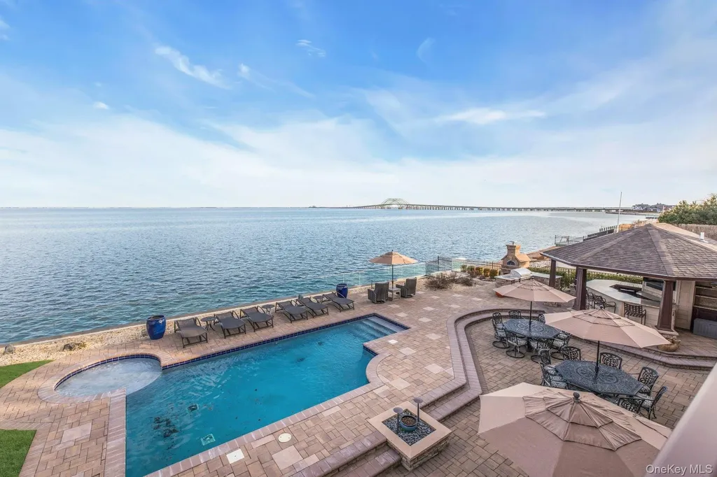 4 Shoal Drive West Islip NY 11795