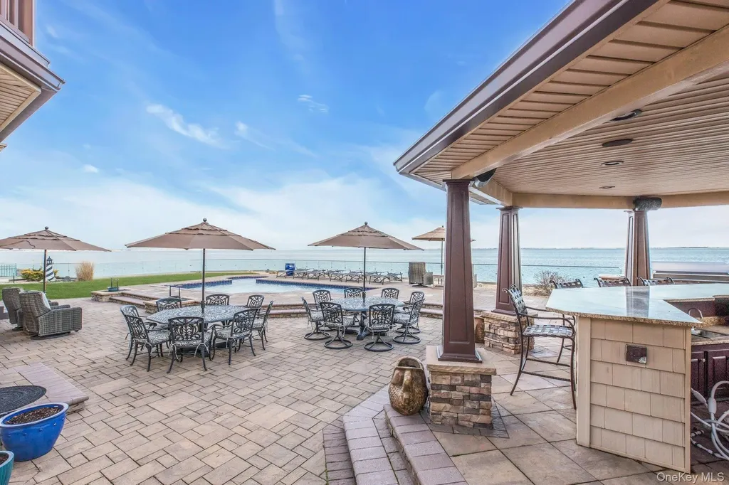 4 Shoal Drive West Islip NY 11795
