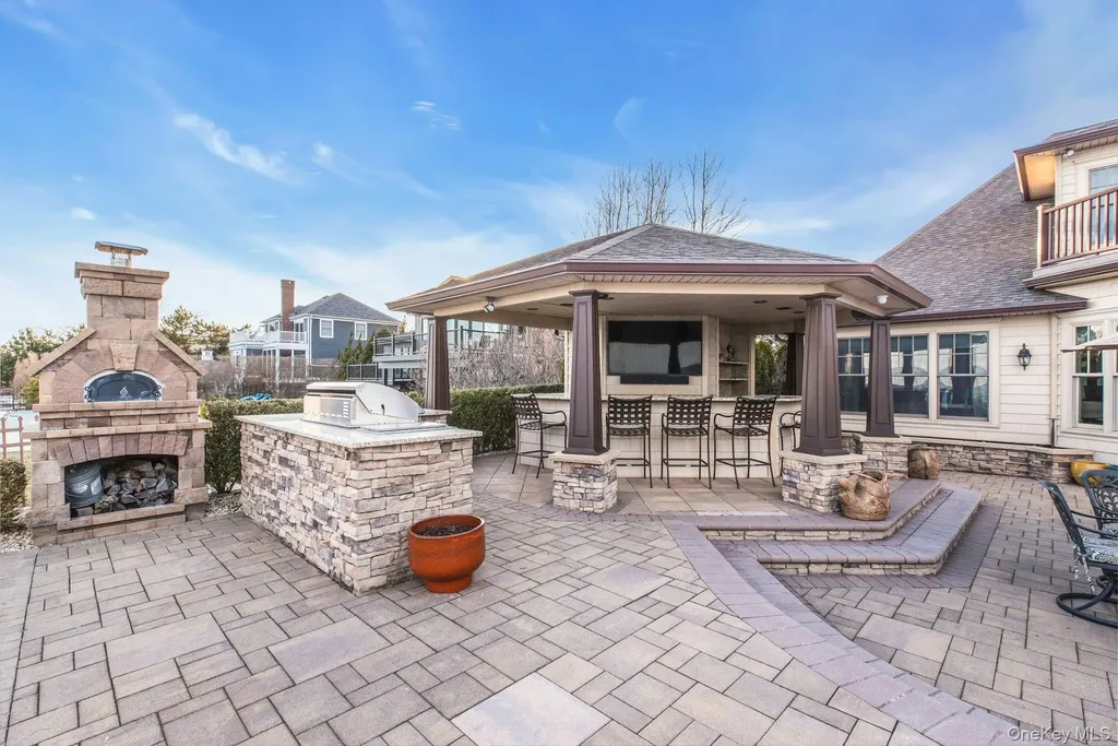 4 Shoal Drive West Islip NY 11795