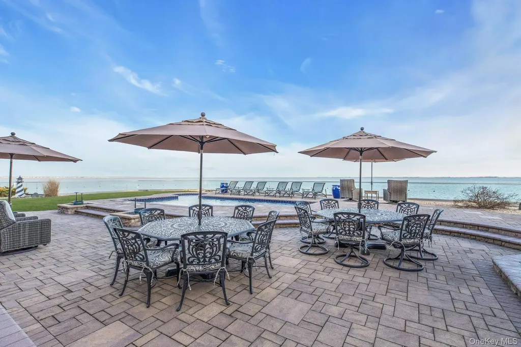 4 Shoal Drive West Islip NY 11795