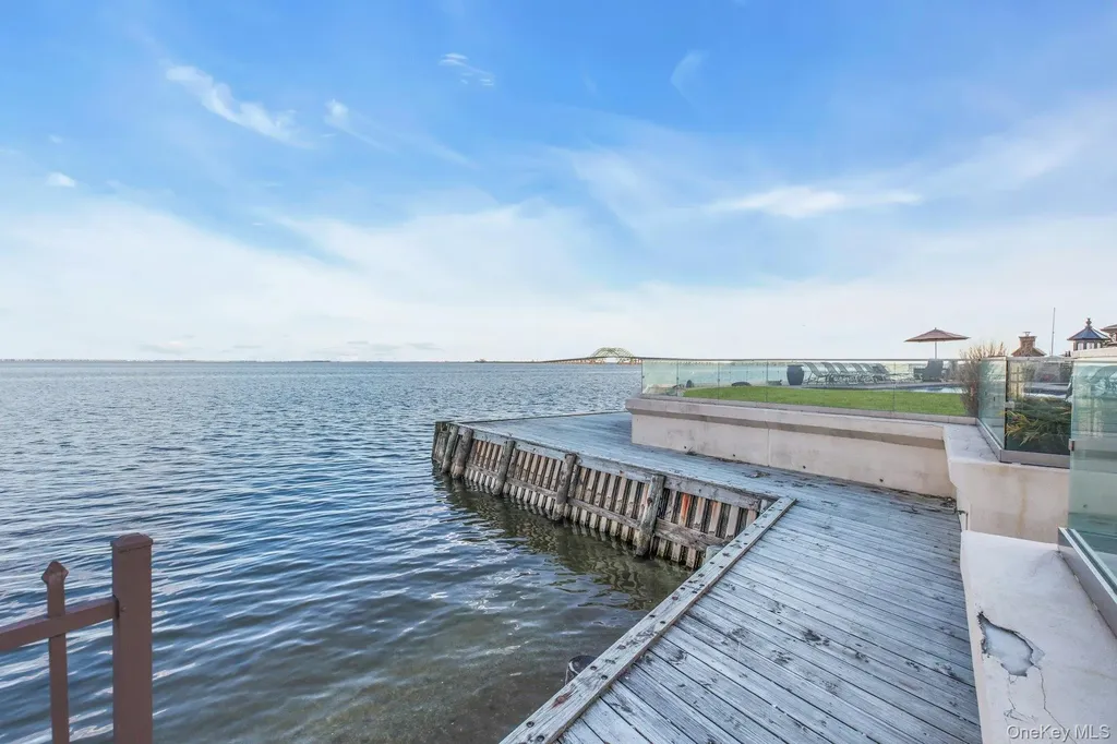 4 Shoal Drive West Islip NY 11795