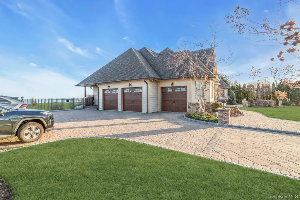4 Shoal Drive West Islip NY 11795