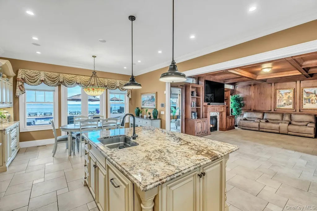 4 Shoal Drive West Islip NY 11795