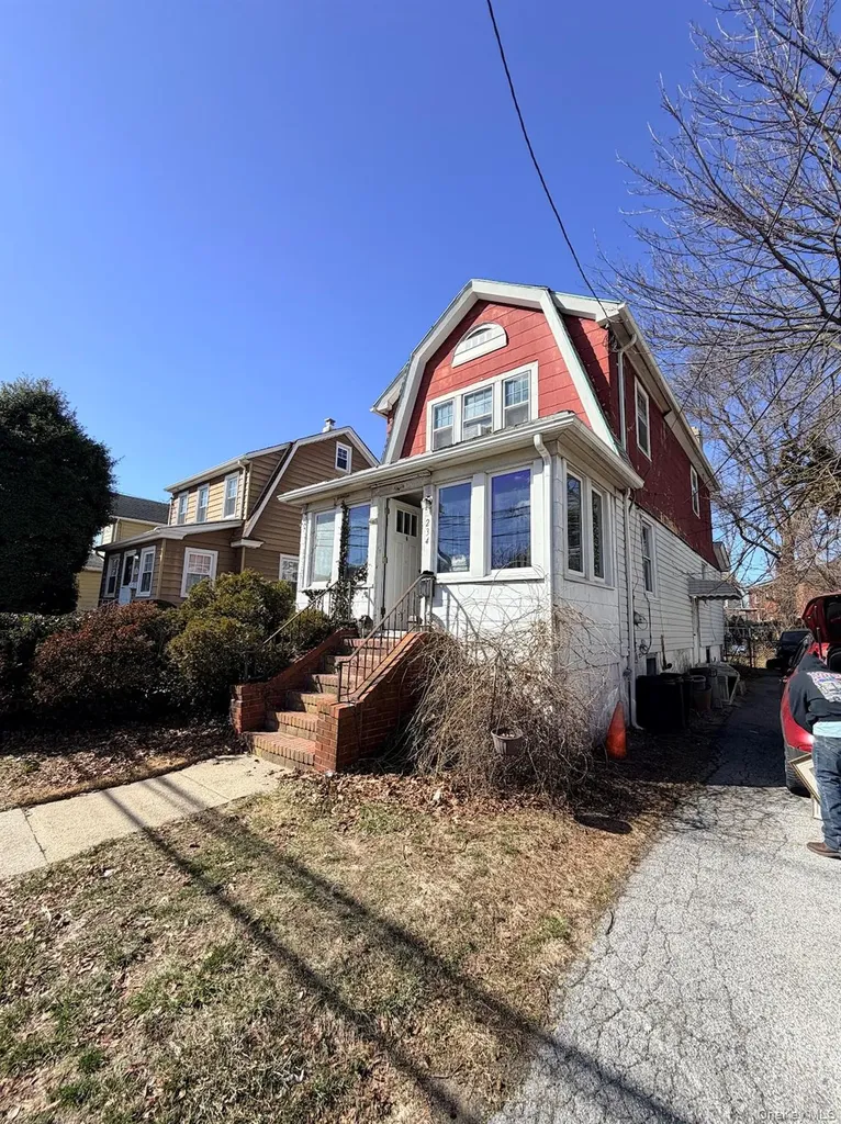 234 Cochran Place Valley Stream NY 11581