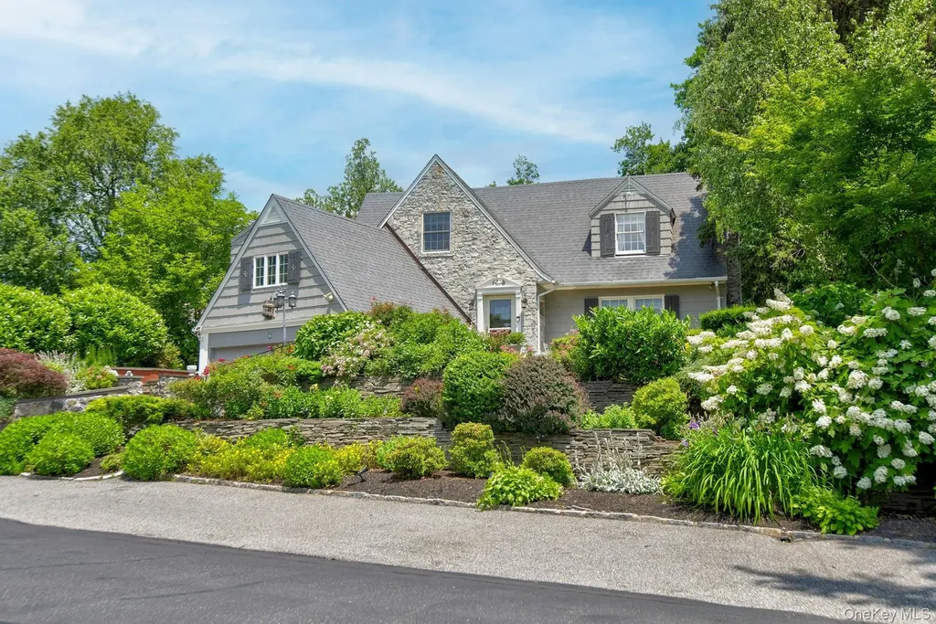 6 Janssen Drive Manhasset NY 11030