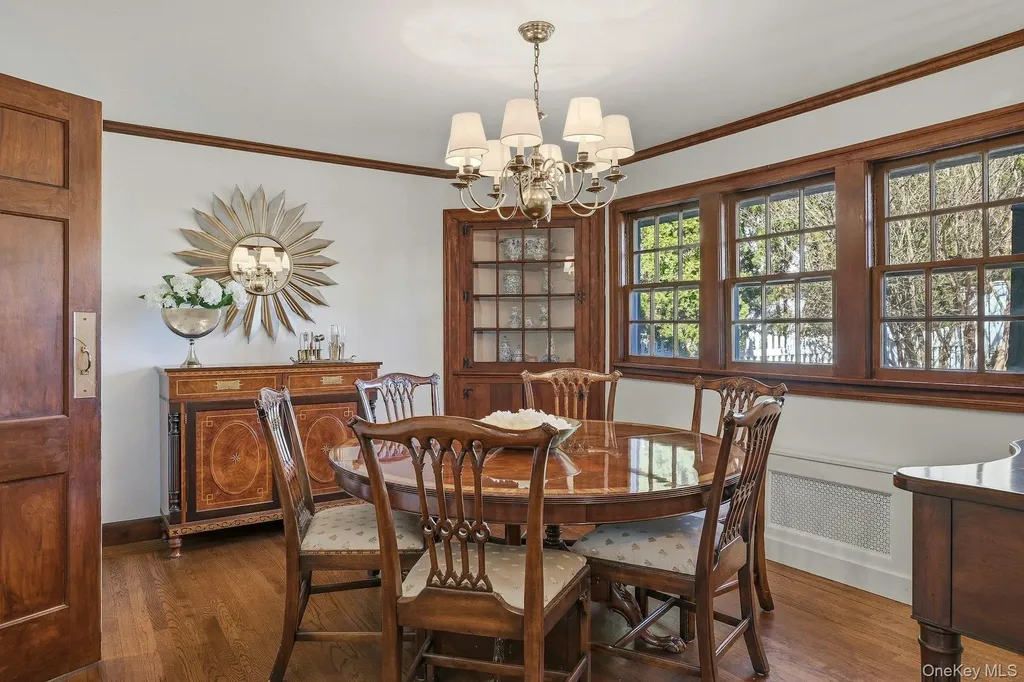 6 Janssen Drive Manhasset NY 11030
