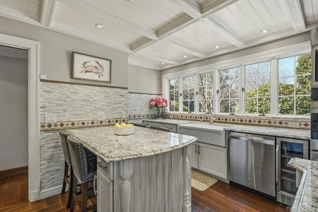 6 Janssen Drive Manhasset NY 11030