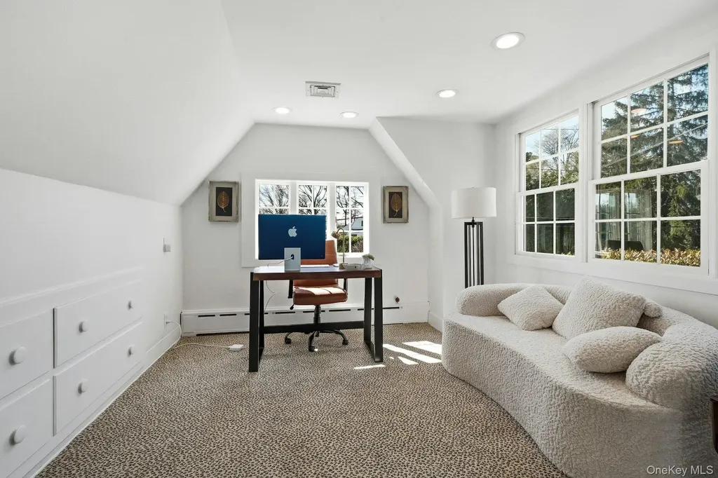 6 Janssen Drive Manhasset NY 11030