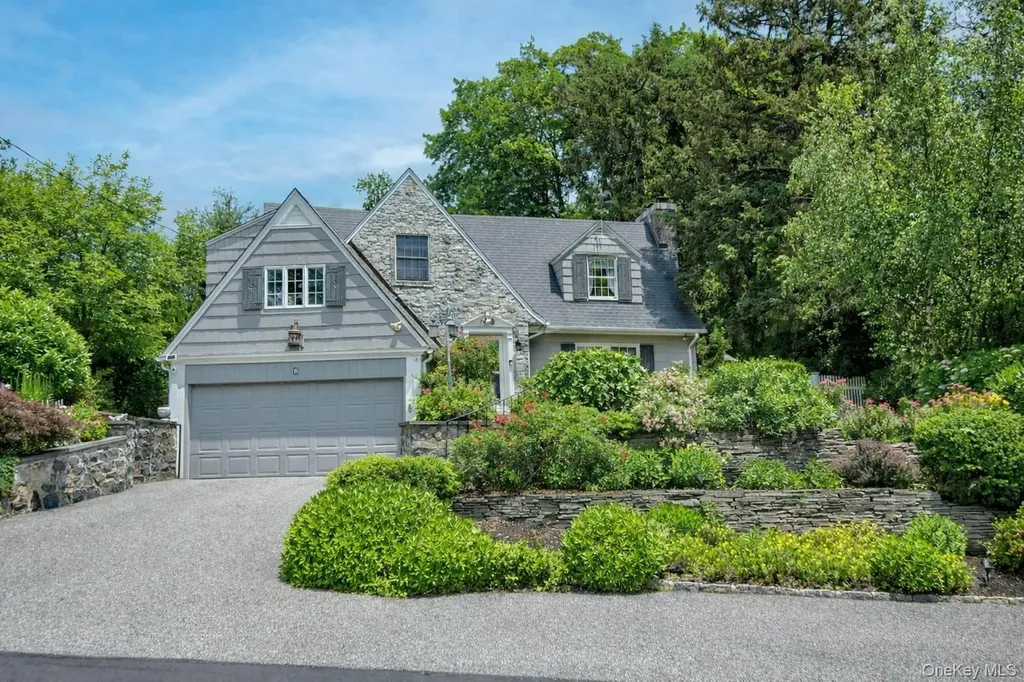 6 Janssen Drive Manhasset NY 11030