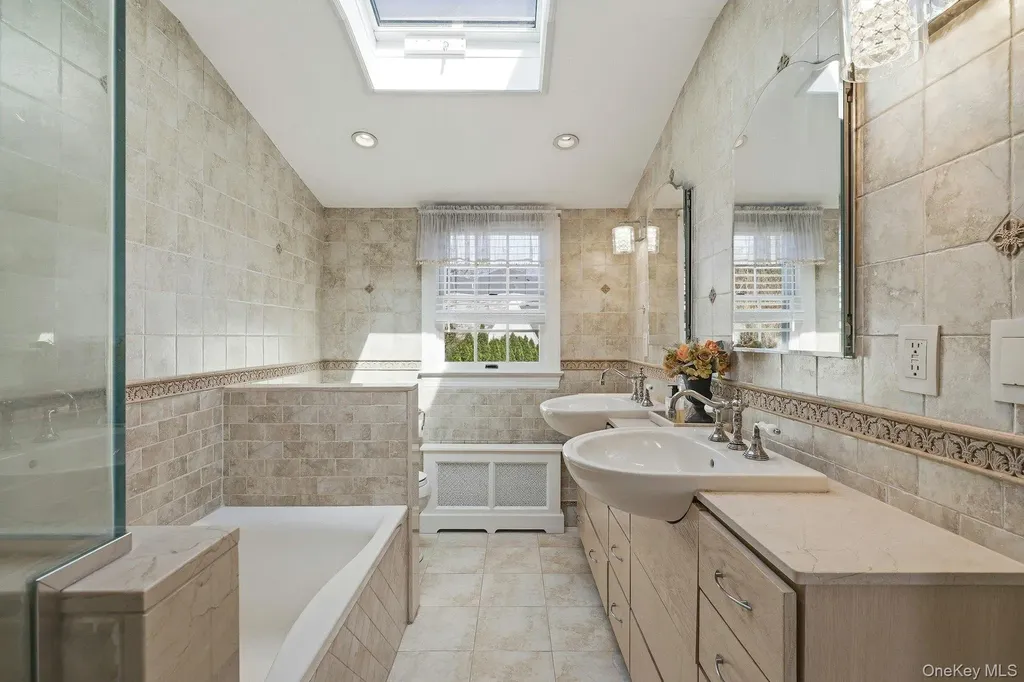 6 Janssen Drive Manhasset NY 11030