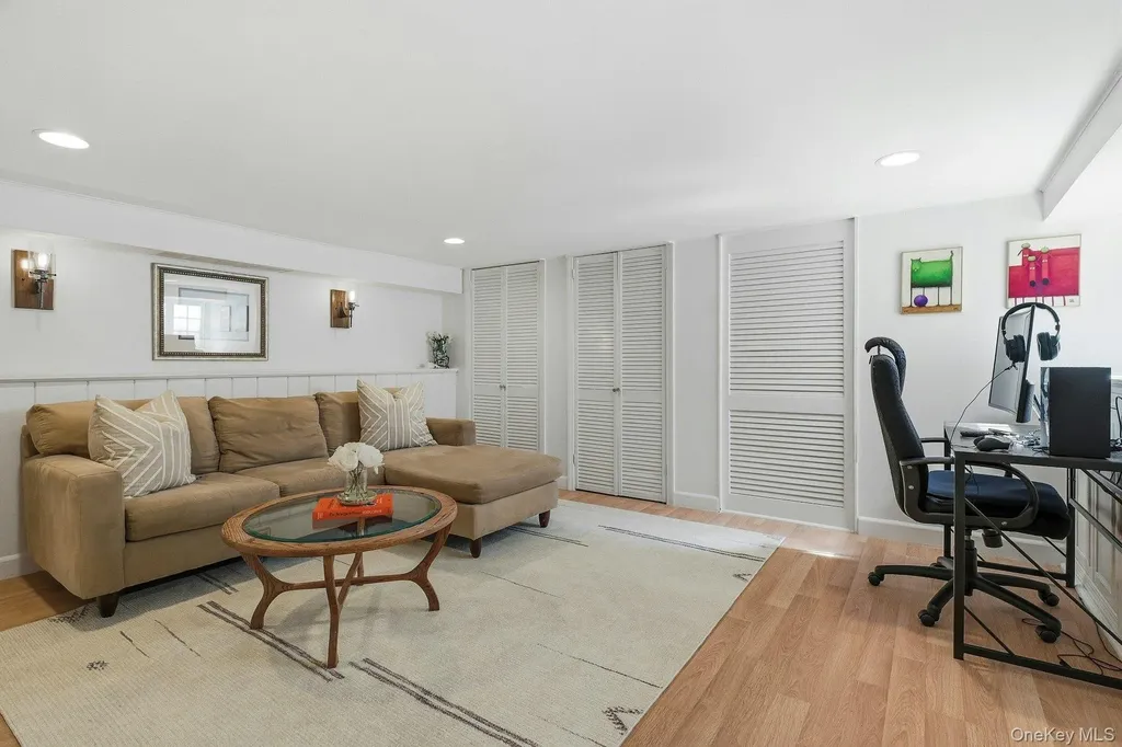 6 Janssen Drive Manhasset NY 11030