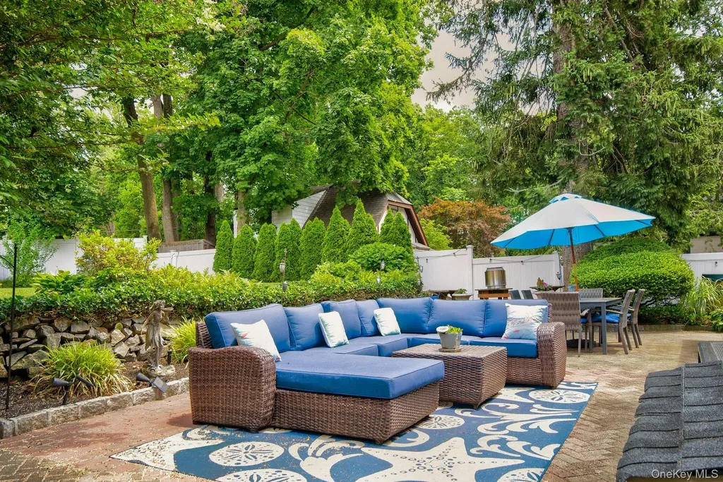 6 Janssen Drive Manhasset NY 11030