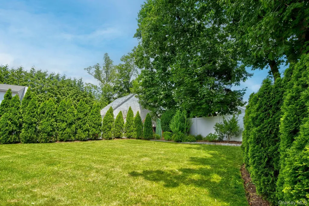 6 Janssen Drive Manhasset NY 11030