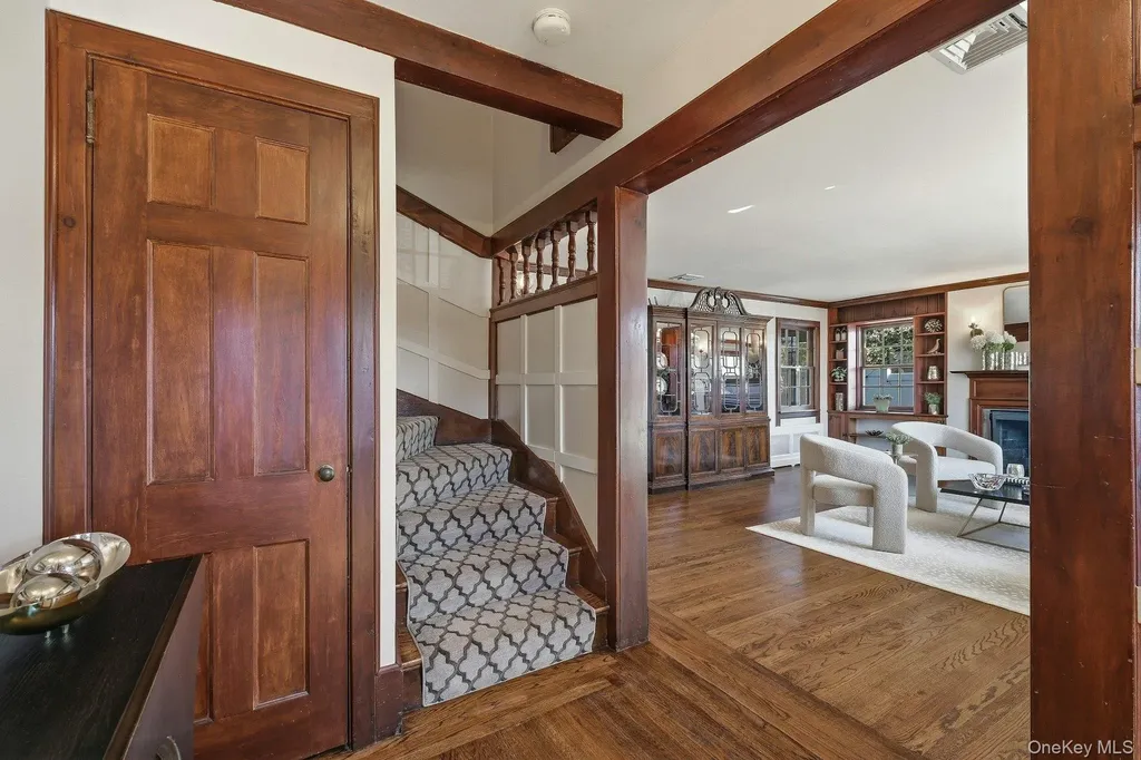 6 Janssen Drive Manhasset NY 11030
