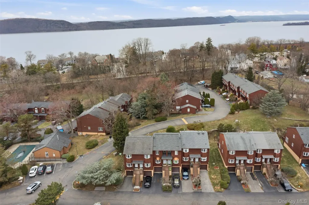 17 Knoll View Ossining NY 10562