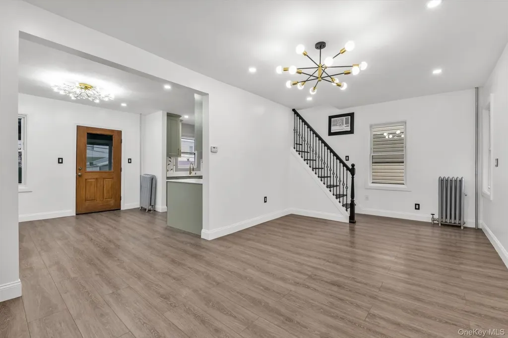 9342 204th Street Hollis NY 11423