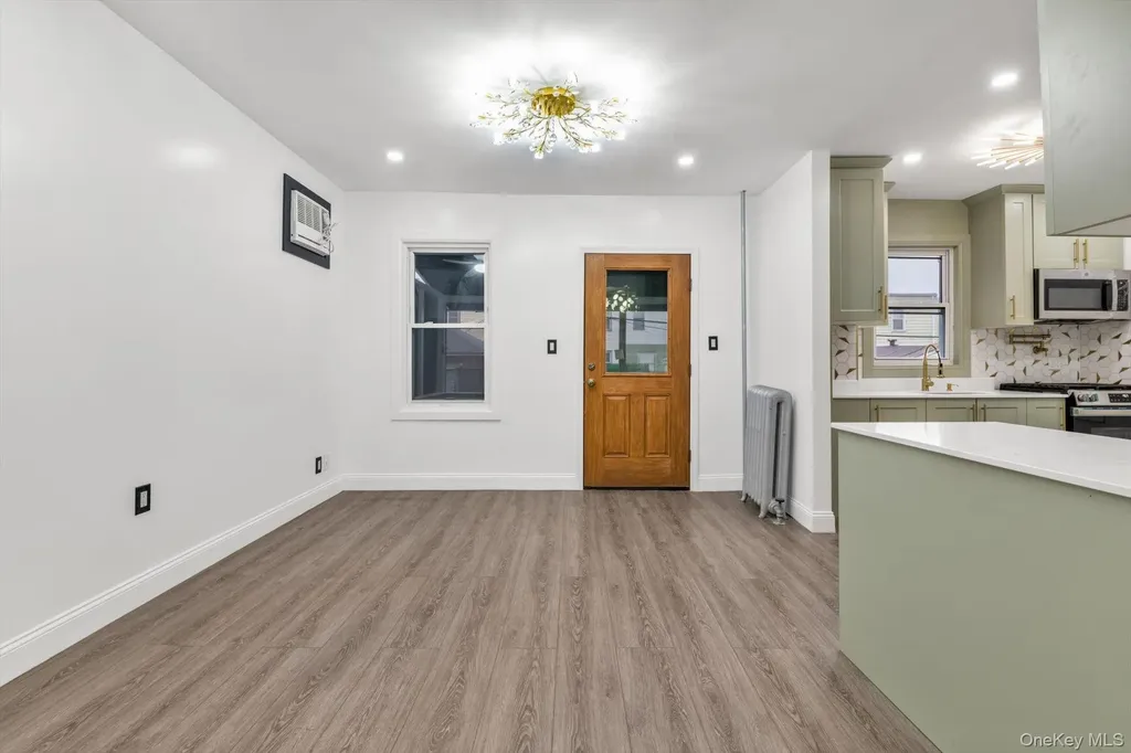 9342 204th Street Hollis NY 11423