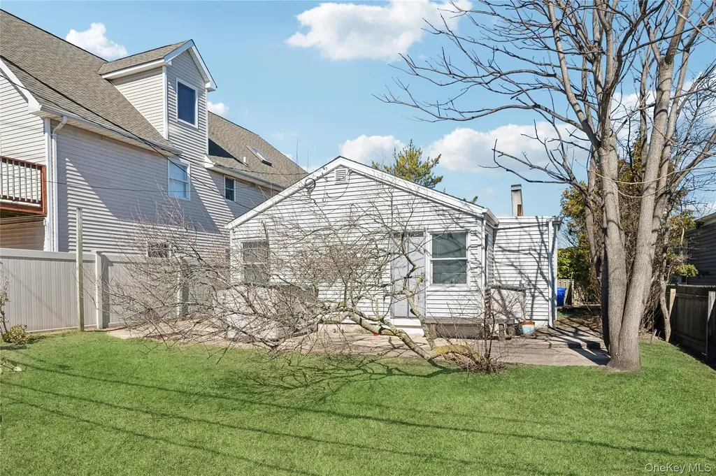 714 E Park Avenue Long Beach NY 11561