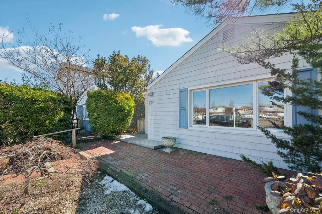714 E Park Avenue Long Beach NY 11561
