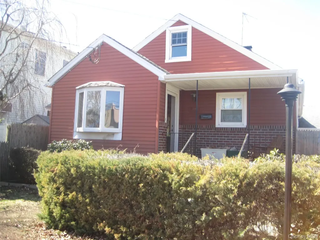 704 Prospect Place Bellmore NY 11710
