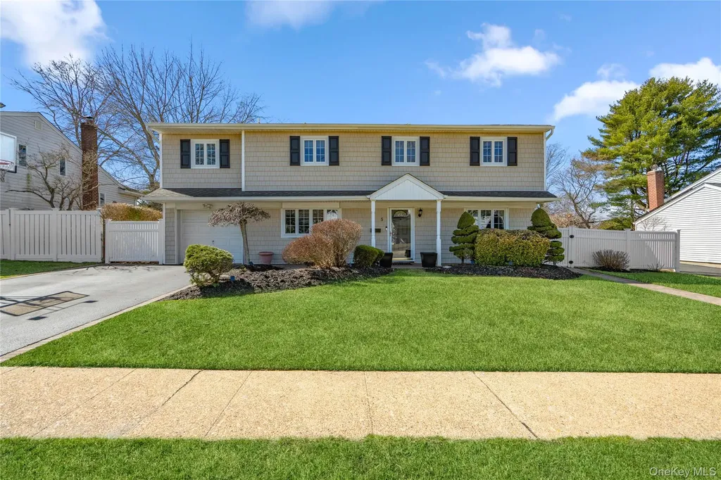 5 Martin Lane Old Bethpage NY 11804