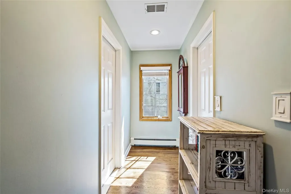 5 Martin Lane Old Bethpage NY 11804