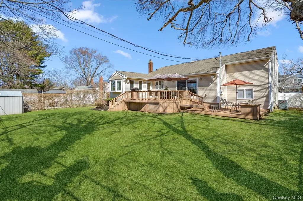 5 Martin Lane Old Bethpage NY 11804