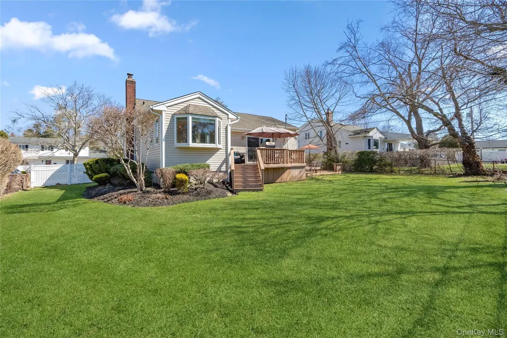5 Martin Lane Old Bethpage NY 11804