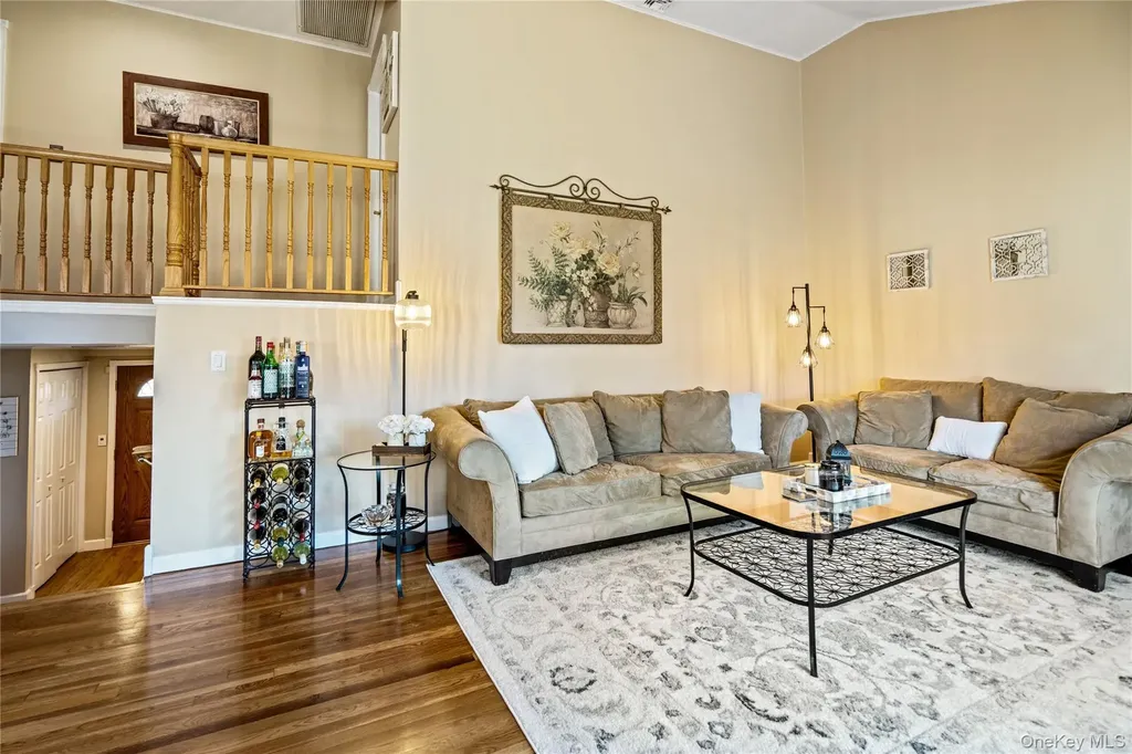 5 Martin Lane Old Bethpage NY 11804