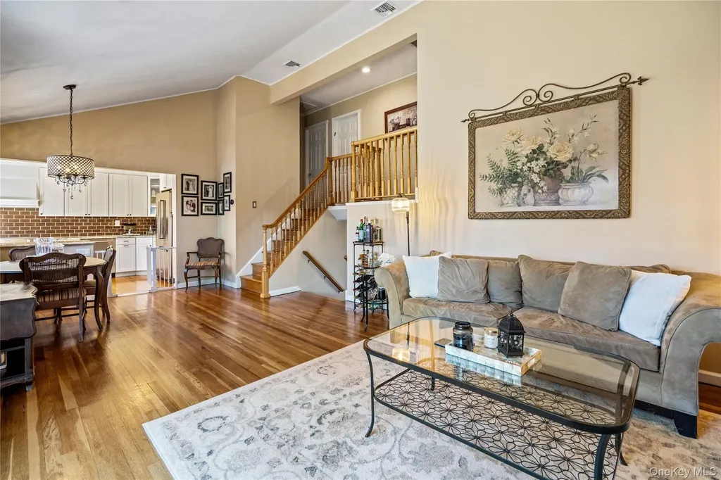 5 Martin Lane Old Bethpage NY 11804