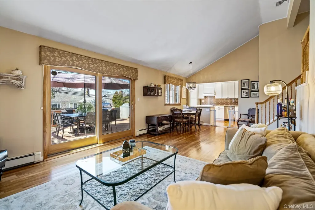 5 Martin Lane Old Bethpage NY 11804