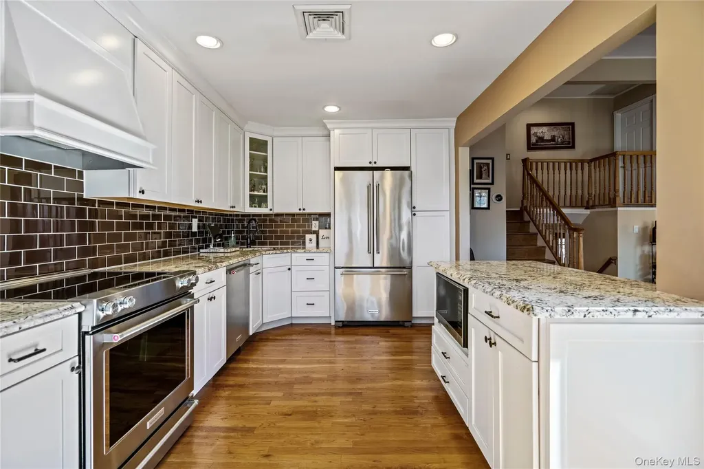 5 Martin Lane Old Bethpage NY 11804