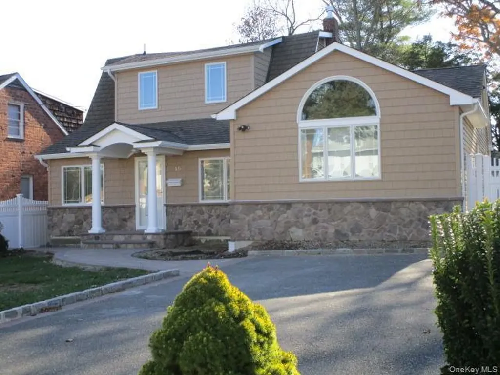 15 Walters Avenue Syosset NY 11791